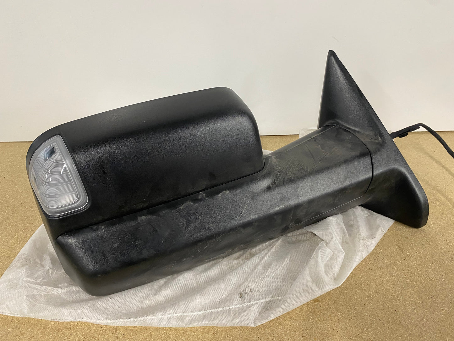 2013-2018 Ram 1500 2500 3500 Truck Right Side Signal Towing Door Mirror OEM