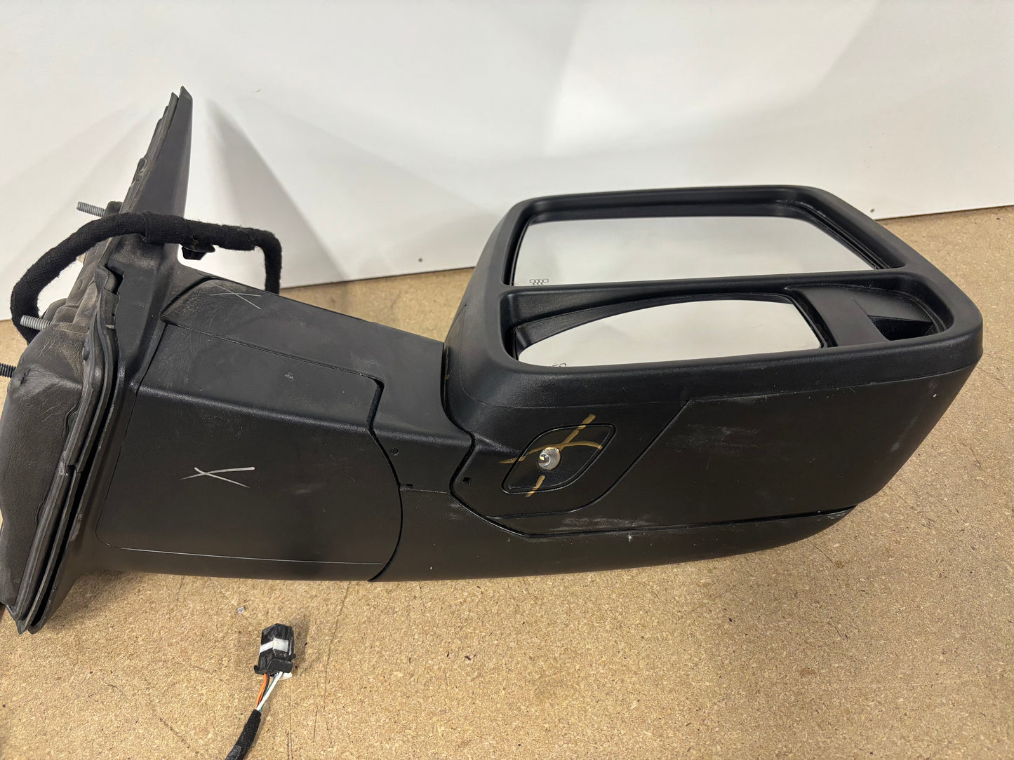 2023-2024 Ram 2500 Right Passenger Side Signal Towing Door Mirror OEM Power Fold