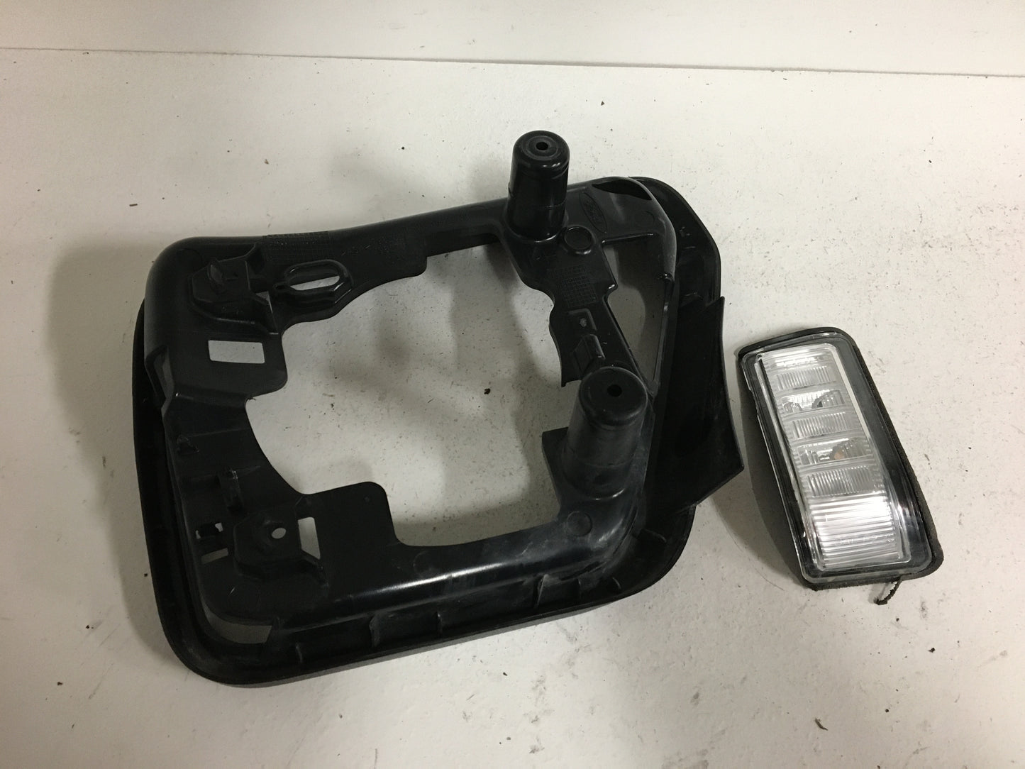 2021-2024 Ford F150 Right Passenger Side Mirror Plastic Trim w/ Turn Signal light