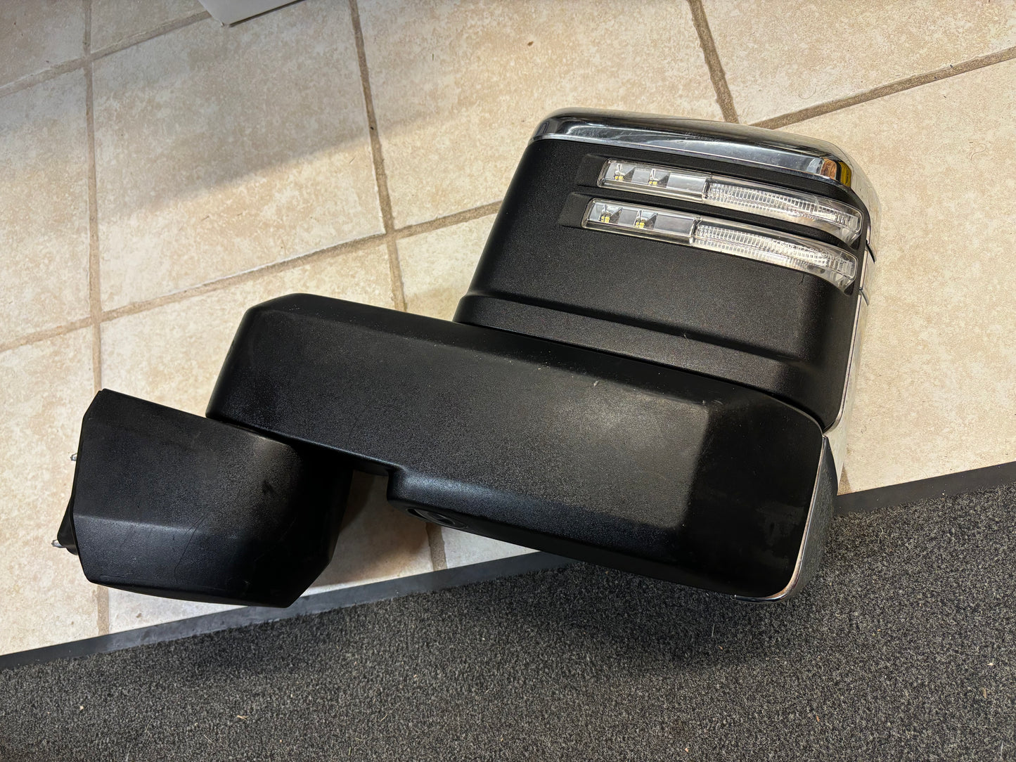 2020-2024 Chevy Silverado GMC Sierra 2500HD Left Signal Towing Door Mirror OEM
