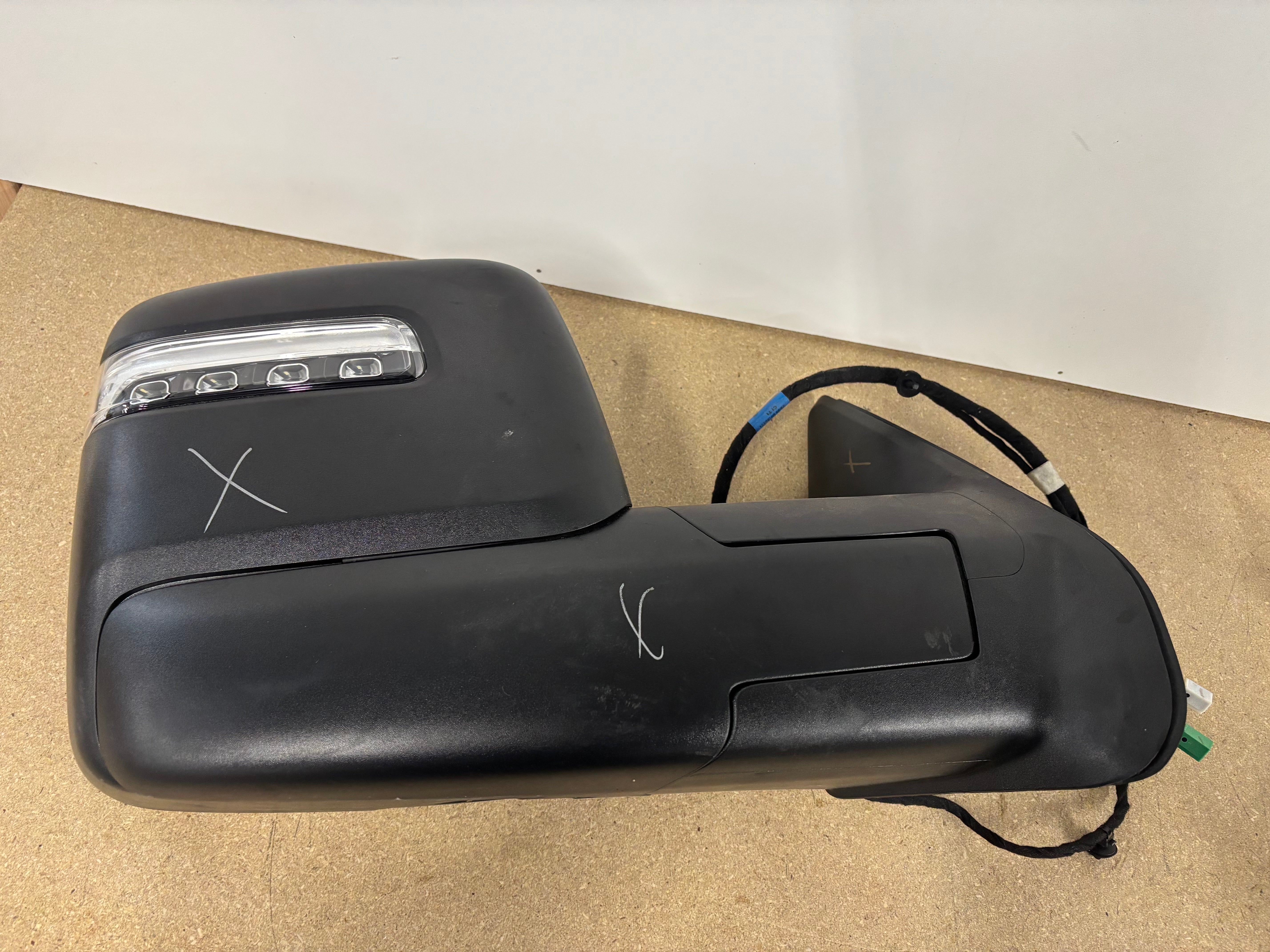 2023-2024 Ram 2500 Right Passenger Side Signal Towing Door Mirror