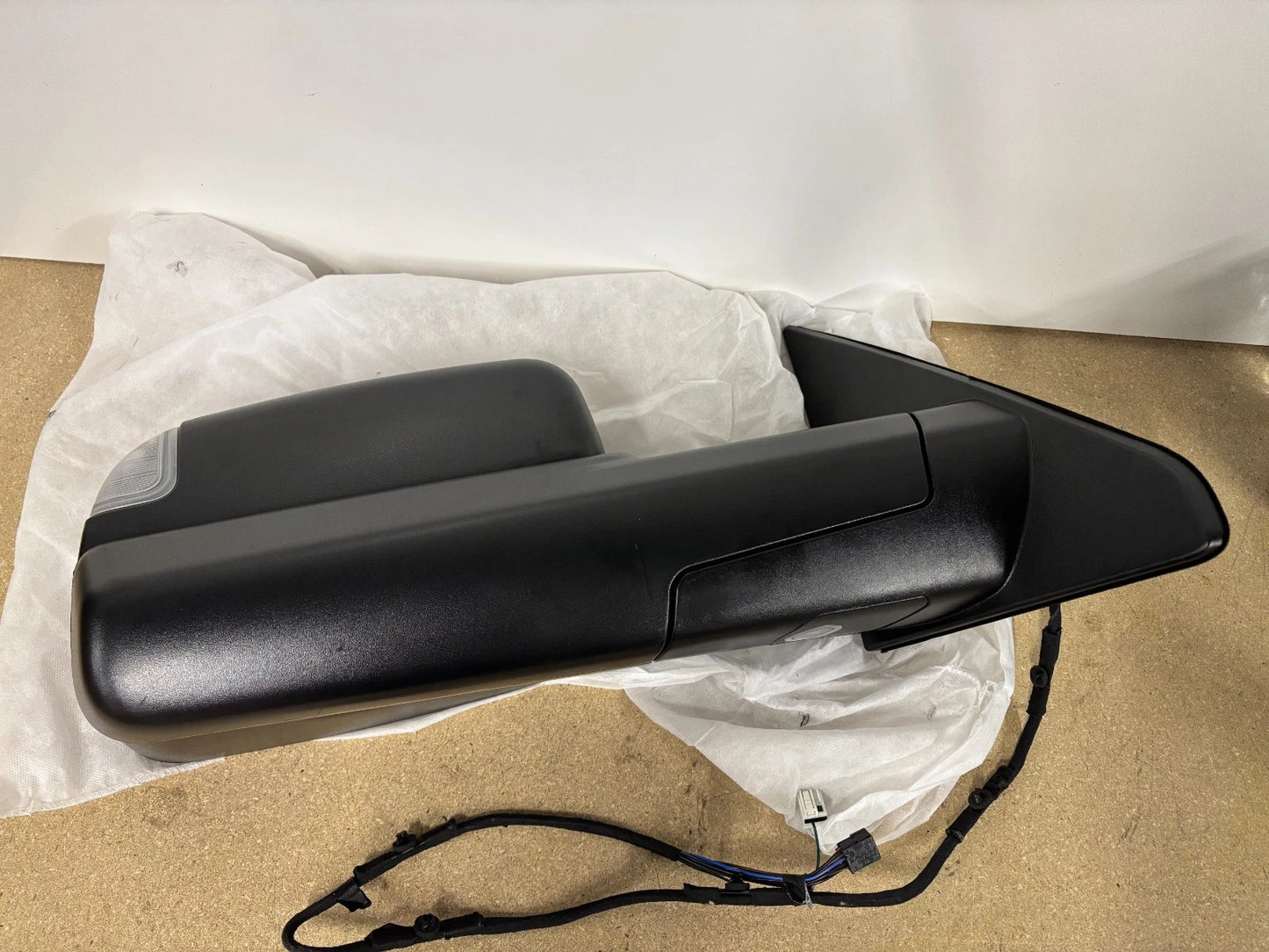 2019-2024 Ram 1500 Right Passenger Side Turn Signal Towing Door Mirror OEM