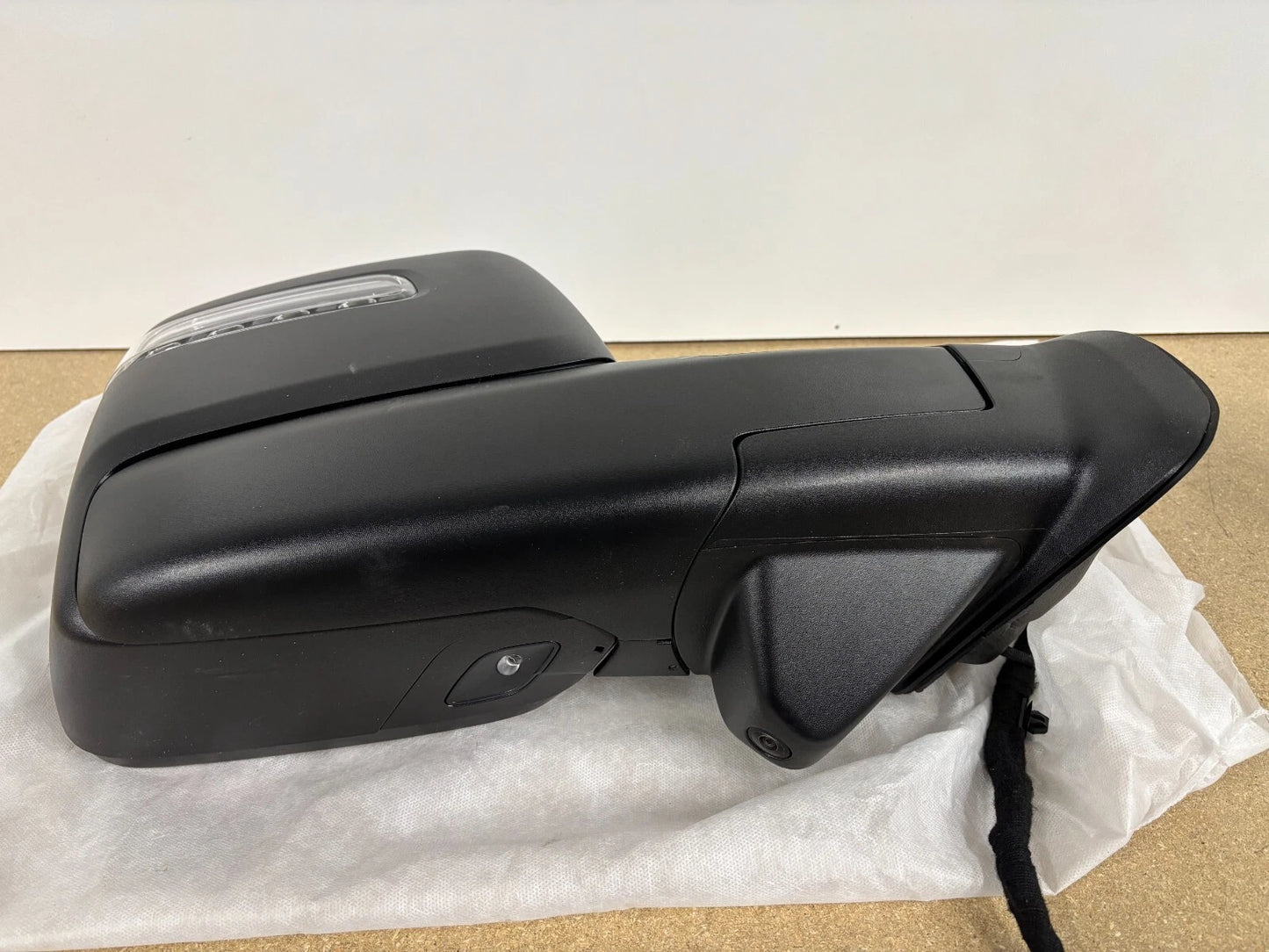 2023-2024 Ram 2500 Right Side Signal Towing Door Mirror OEM Power Fold Camera