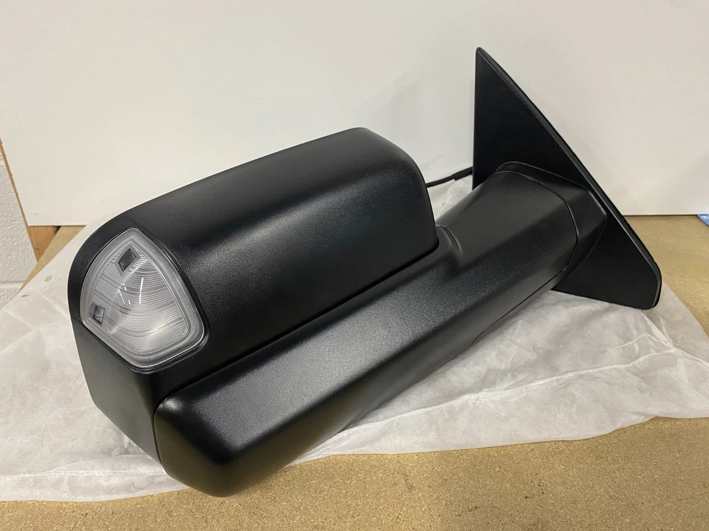 2019-2024 Ram 1500 Right Passenger Side Turn Signal Towing Door Mirror OEM