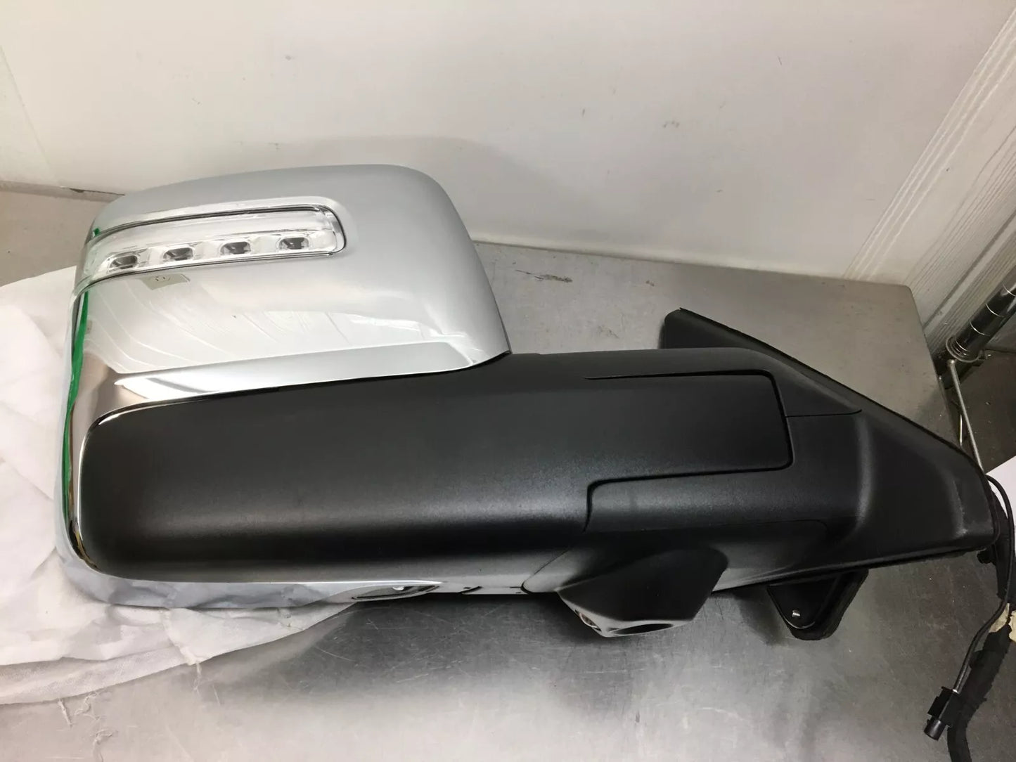 2025 Ram 1500 Right Side Signal Towing Door Mirror OEM Blind Spot Camera