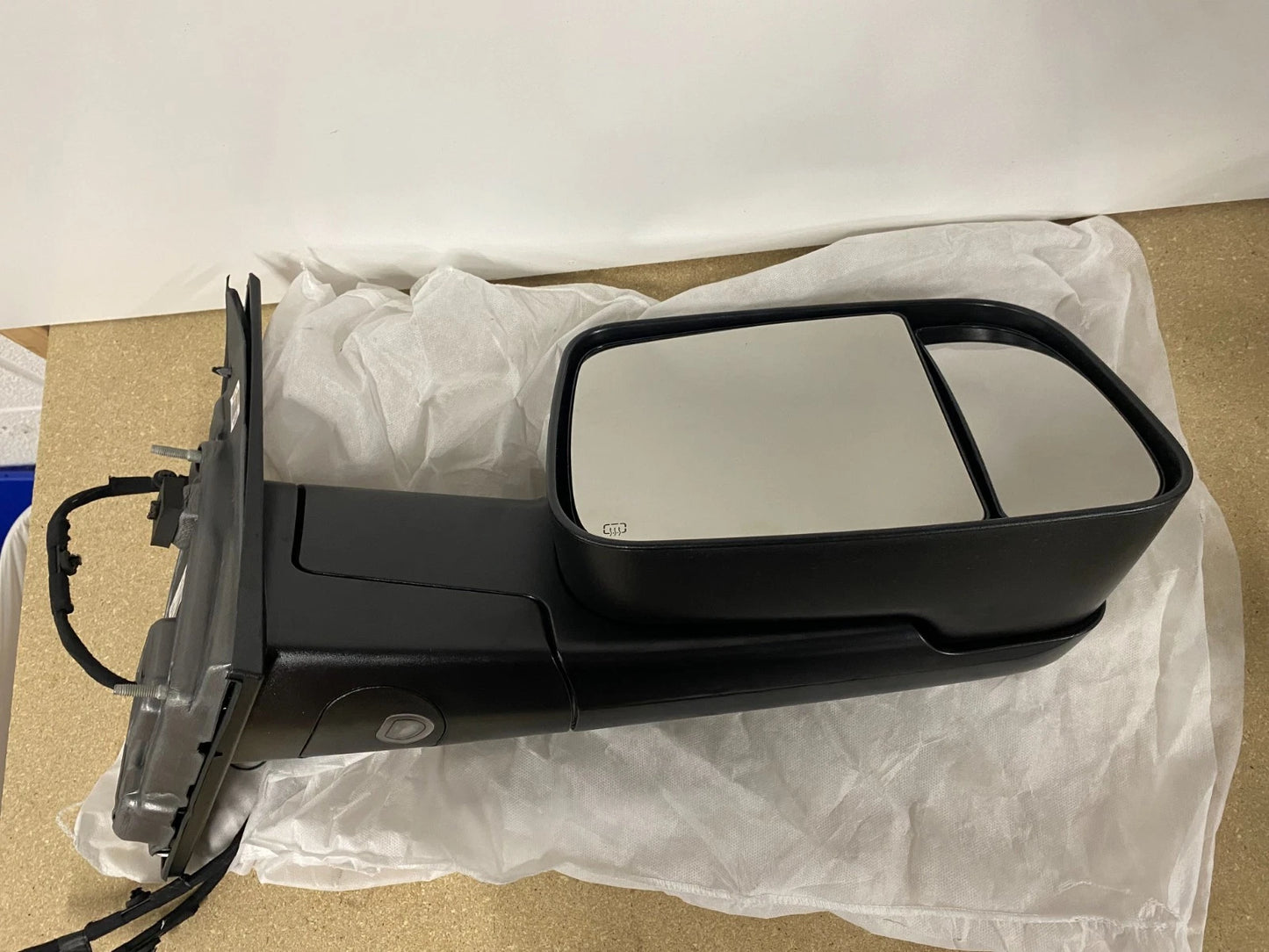 2019-2024 Ram 1500 Right Passenger Side Turn Signal Towing Door Mirror OEM
